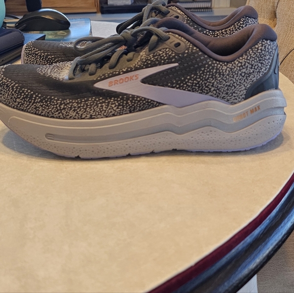 Womens Brooks Ghost Max 2 Running Shoe NWOB - Picture 9 of 12